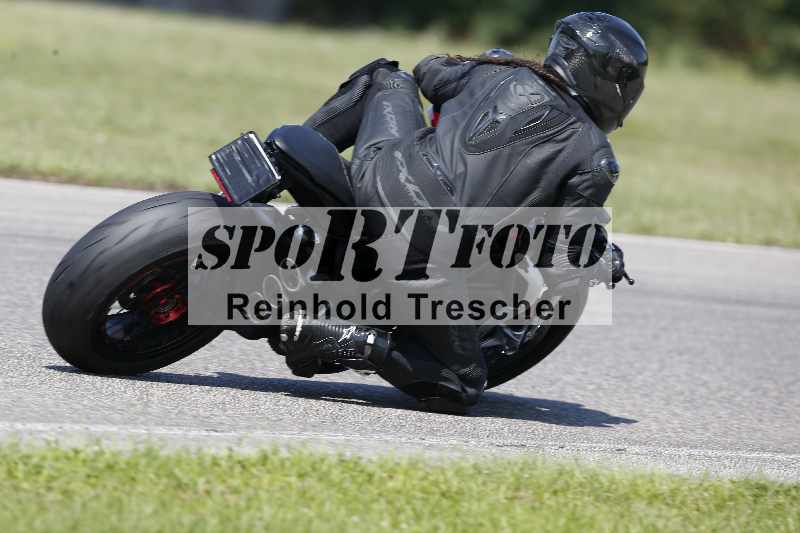 Archiv-2025/44 09.08.2025 Plüss Moto Sport ADR/Einsteiger/unklar backside